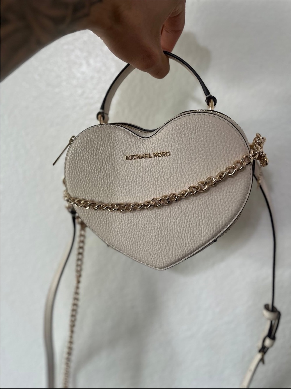 Michael Kors Heart Crossbody Bag in Light Cream with Gold Chain